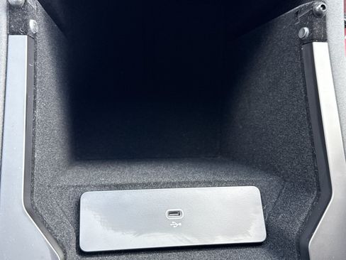 Used 2025 Land Rover Discovery Sport Dynamic SE AWD/4WD image 35