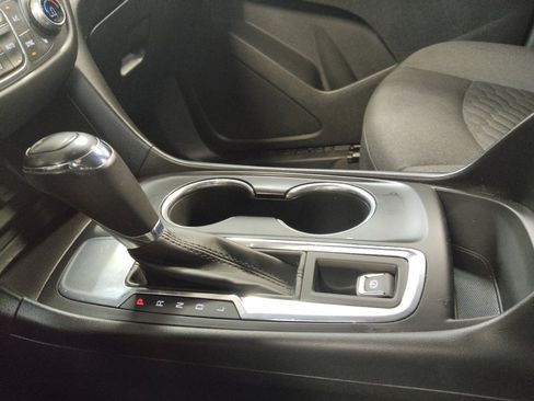 Used 2019 Chevrolet Equinox LT FWD image 26