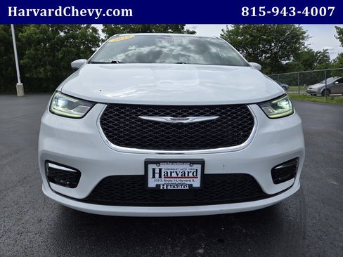 Used 2023 Chrysler Pacifica Touring-L FWD image 41