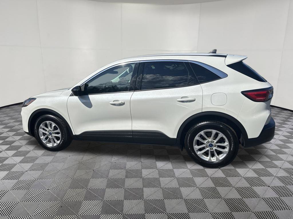 Used 2022 Ford Escape SE FWD image 21