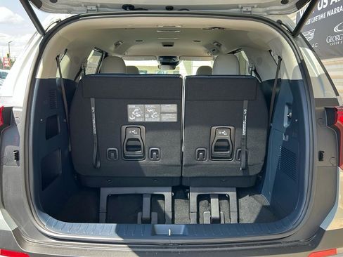 New 2026 Kia Carnival EX image 14