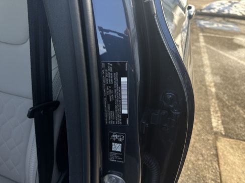 New 2026 Volvo XC60 B5 Plus w/ Protection Package Premier image 35