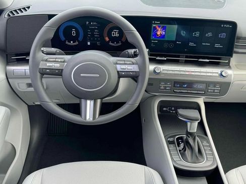 Used 2025 Hyundai Kona SEL AWD/4WD image 18