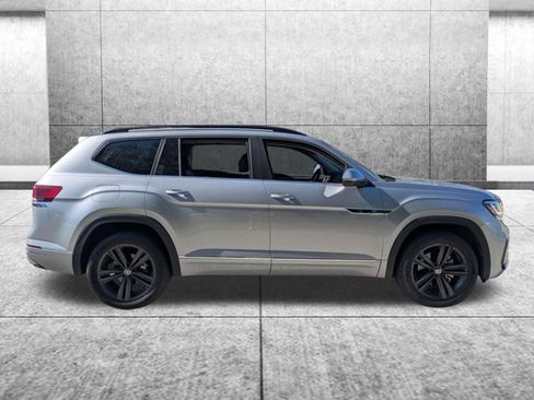 Used 2021 Volkswagen Atlas SE image 2
