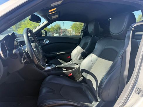 Used 2013 Nissan 370Z Touring w/ Sport Pkg RWD image 9