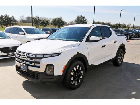 Certified 2025 Hyundai Santa Cruz SE image 4