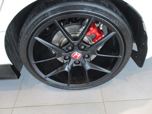 Certified 2024 Honda Civic Type R image 9