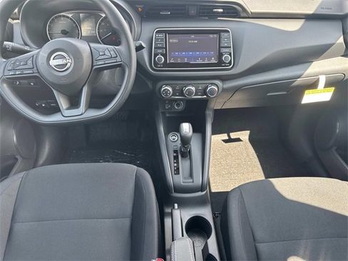 New 2025 Nissan Kicks Play S image 29