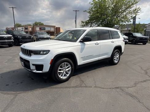 Used 2023 Jeep Grand Cherokee L Laredo AWD/4WD image 3