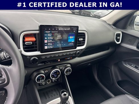Certified 2025 Hyundai Venue Limited image 29
