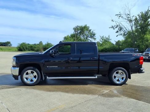 Used 2018 Chevrolet Silverado 1500 LT w/ LT Eassist Package AWD/4WD image 2