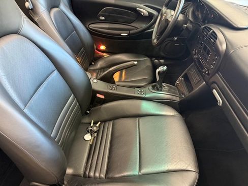 Used 2004 Porsche 911 Carrera RWD image 13