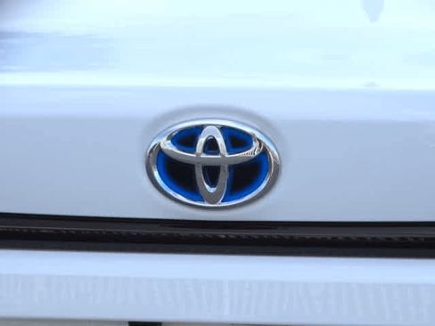 Used 2025 Toyota Corolla LE image 9