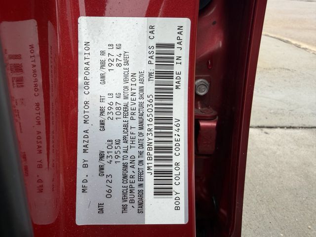 Certified 2024 MAZDA MAZDA3 Hatchback w/Premium Plus Pkg AWD/4WD image 29