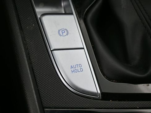 Used 2022 Hyundai Elantra SEL w/ Convenience + Premium Package image 22