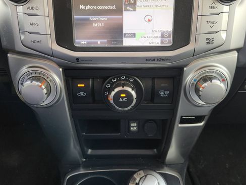 Used 2018 Toyota 4Runner SR5 Premium AWD/4WD image 22
