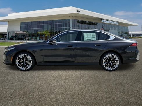 New 2026 BMW 530i w/ Convenience Package image 6