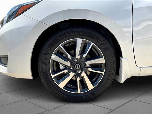 Used 2025 Nissan Versa SV w/ Trunk Package FWD image 9