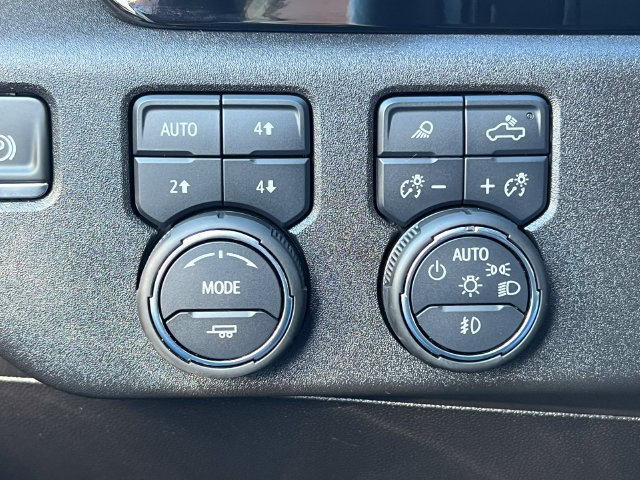 Used 2025 Chevrolet Silverado 2500 ZR2 w/ Technology Package AWD/4WD image 24