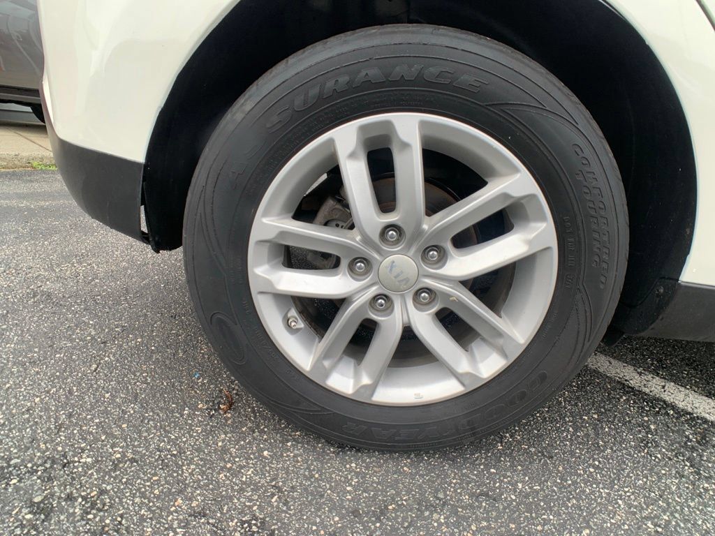 Used 2023 Kia Soul S FWD image 33