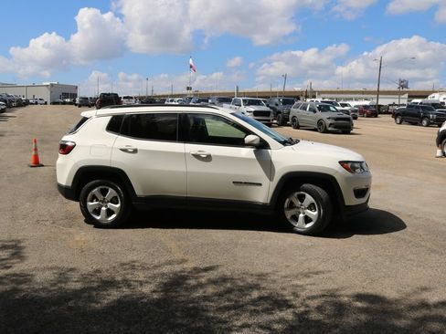 Used 2020 Jeep Compass Latitude w/ Popular Equipment Group FWD image 6