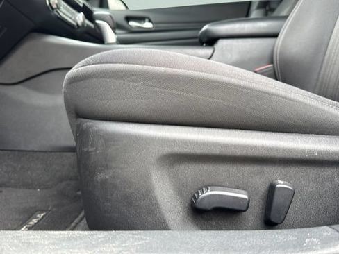 Used 2025 Nissan Altima 2.5 SV FWD image 25