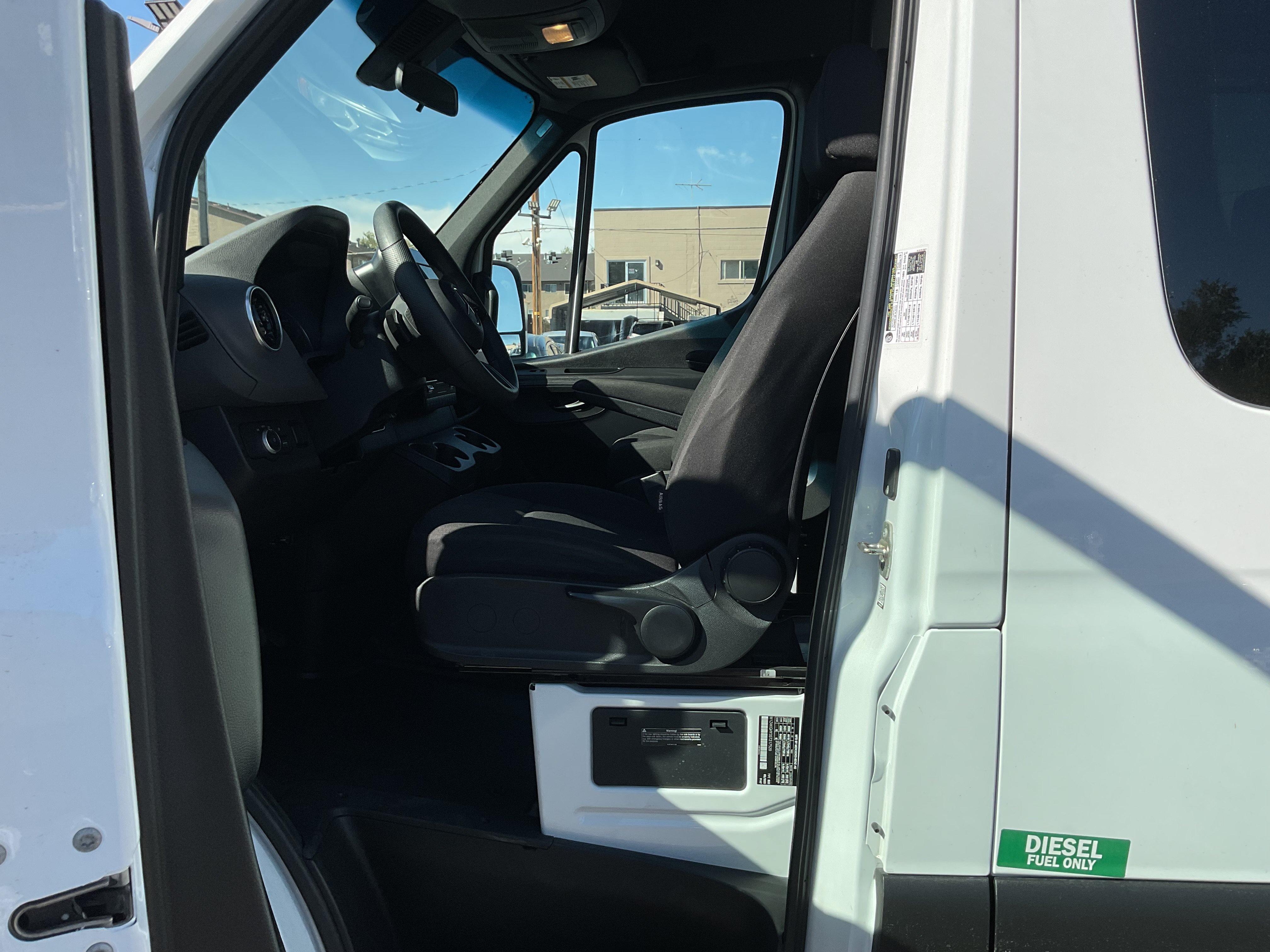 Used 2025 Mercedes-Benz Sprinter 2500 image 14