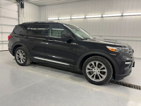 Used 2022 Ford Explorer Limited w/ Equipment Group 301A image 14