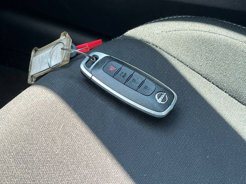 Used 2025 Nissan Sentra SV FWD image 20