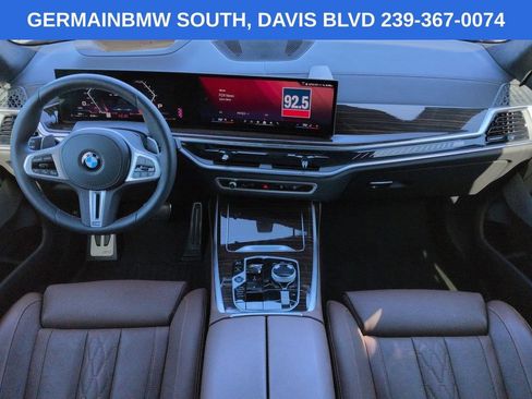 Used 2025 BMW X7 M60i AWD/4WD image 17