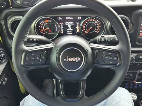 Used 2023 Jeep Wrangler Unlimited Sport image 11