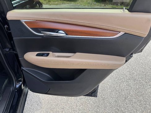Used 2017 Cadillac XT5 Platinum AWD/4WD image 43