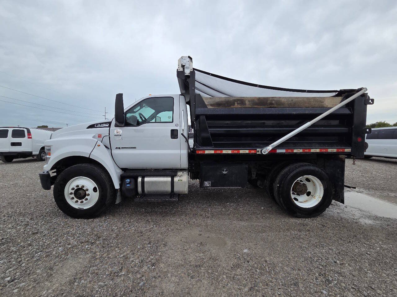 Used 2021 Ford F750 2WD Regular Cab Super Duty image 6