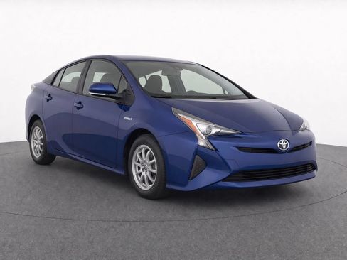 Used 2016 Toyota Prius Two FWD image 2