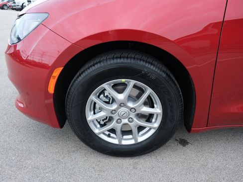 New 2026 Chrysler Voyager LX image 14