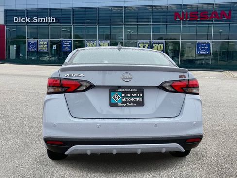 Used 2025 Nissan Versa SR w/ Trunk Package image 5