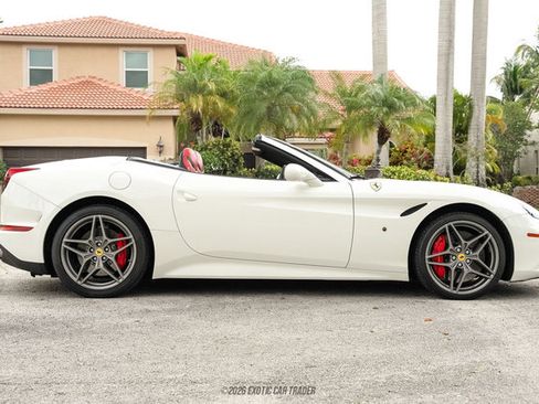 Used 2016 Ferrari California T image 9