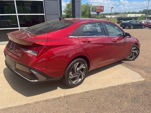 Certified 2024 Hyundai Elantra Limited image 7