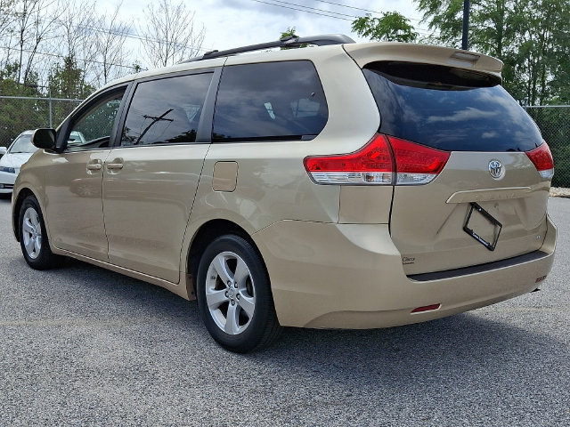 Used 2013 Toyota Sienna LE w/ Towing Pkg FWD image 7
