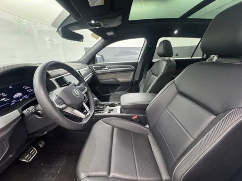 Used 2023 Volkswagen Atlas Cross Sport SEL R-Line image 9