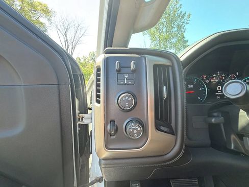 Used 2019 GMC Sierra 2500 Denali w/ Duramax Plus Package AWD/4WD image 14