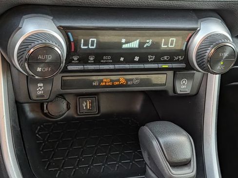 Used 2024 Toyota RAV4 XLE FWD image 17