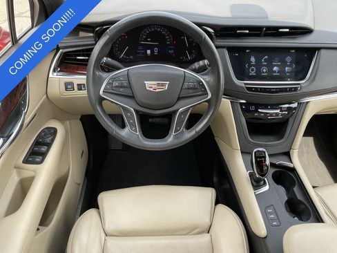 Used 2017 Cadillac XT5 Luxury w/ Driver Awareness Package AWD/4WD image 10