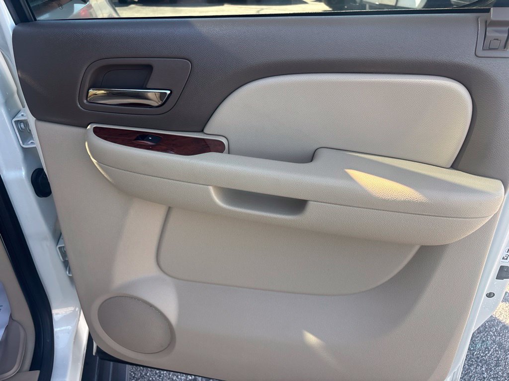 Used 2013 Chevrolet Avalanche LTZ AWD/4WD image 44