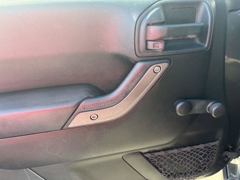 Used 2017 Jeep Wrangler Unlimited Sport w/ Connectivity Group image 10