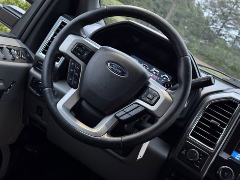 Used 2017 Ford F250 XLT w/ XLT Premium Package image 14