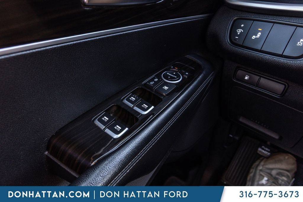 Used 2019 Kia Sorento FWD V6 image 11