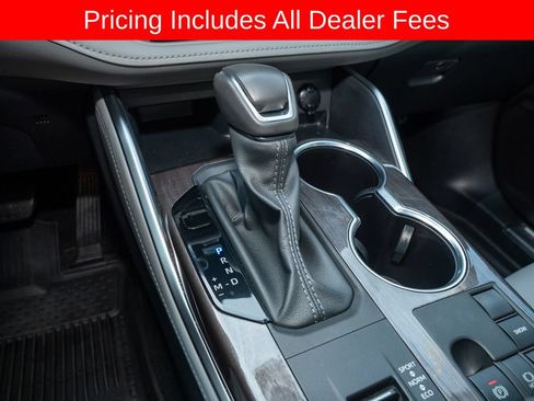Used 2024 Toyota Highlander Platinum FWD image 20