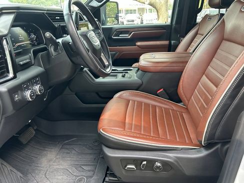 Used 2024 GMC Sierra 2500 Denali Ultimate w/ Max Trailering Package AWD/4WD image 11