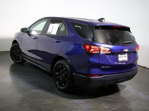 Used 2023 Chevrolet Equinox LS w/ LS Convenience Package image 2